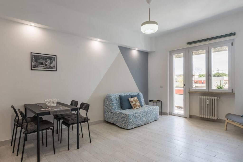 Apartamento Cinema House In Cinecitta Roma Exterior foto